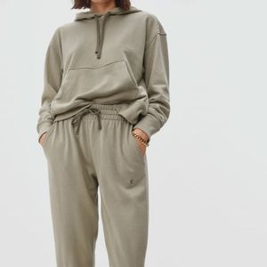 Everlane The Lightweight French Terry Jogger